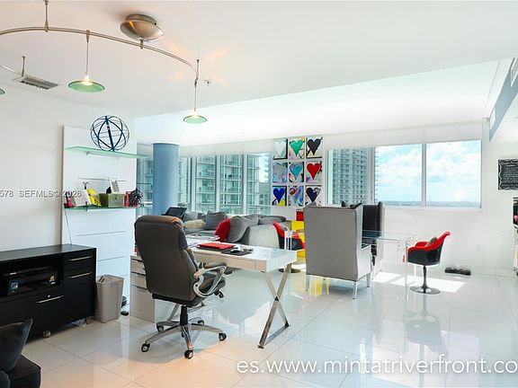 2nd image of 92 SW 3rd St APT 3005
