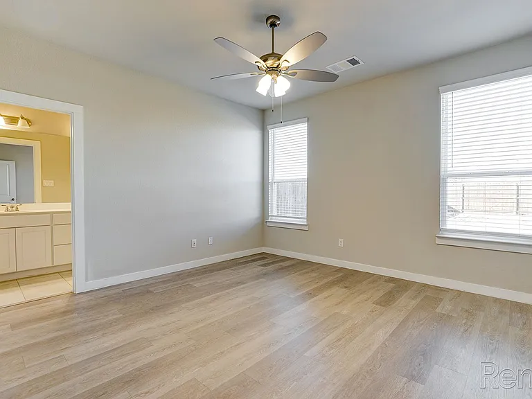 4147 Tobin Dr — Photo 10