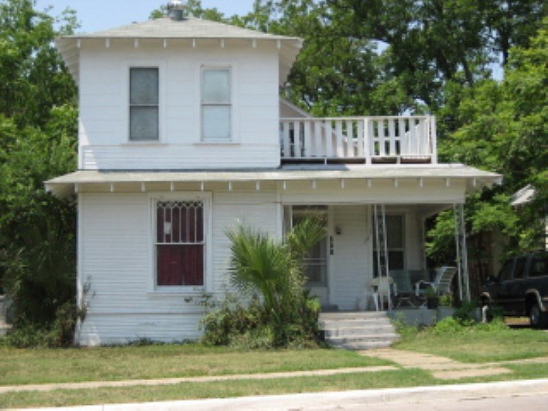 1st image of 711 Porter St