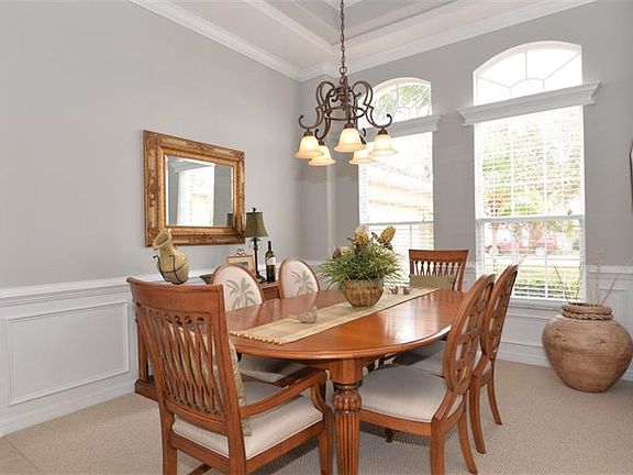 3rd image of 6527 Everingham Ln