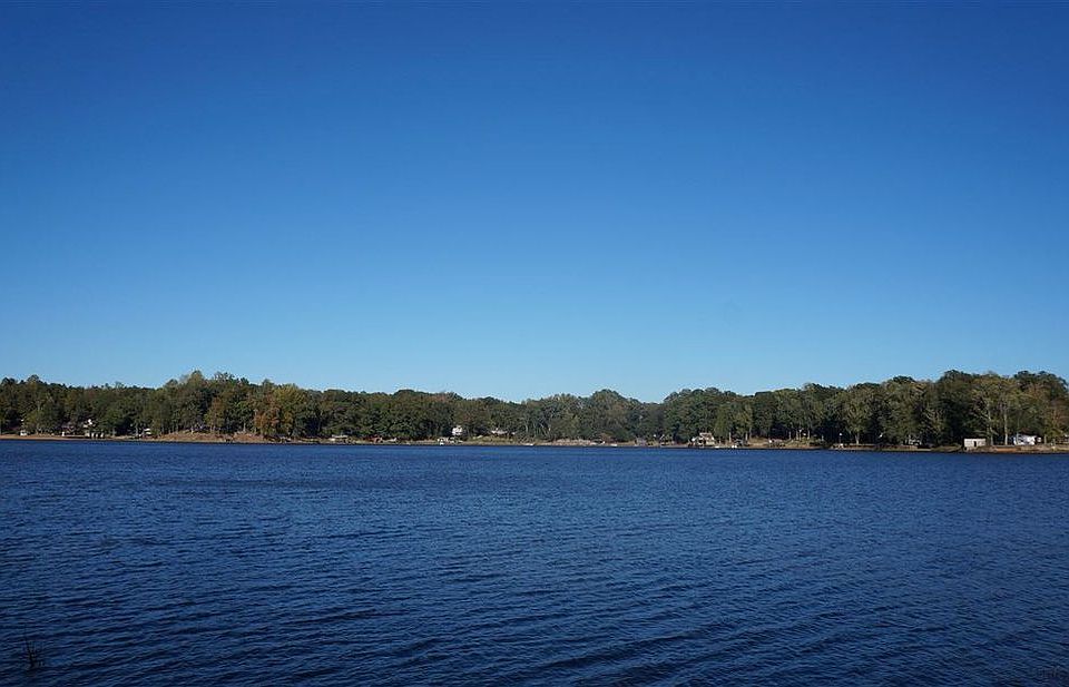 2nd image of Lakeside Dr