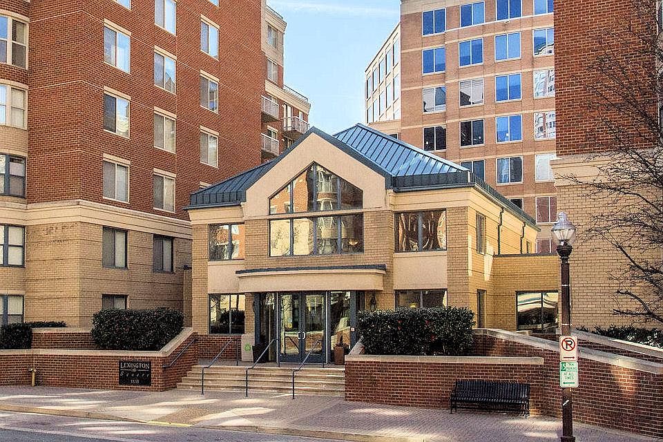 1st image of 3830 9th St N APT 203W