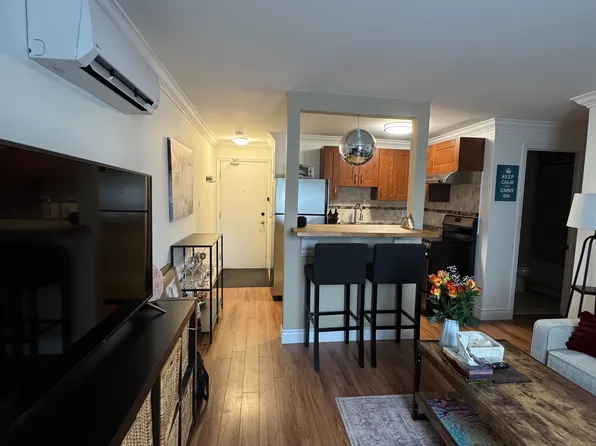 42 Queen St N #C, Caledon, ON L7E 1B9