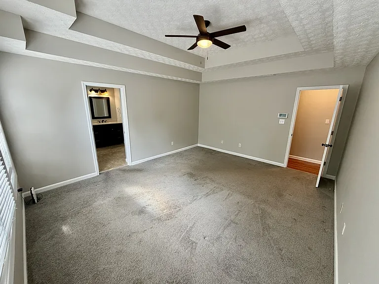 212 Kensington Trce — Photo 17