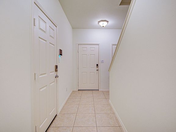 3rd image of 919 W Heights Hollow Ln