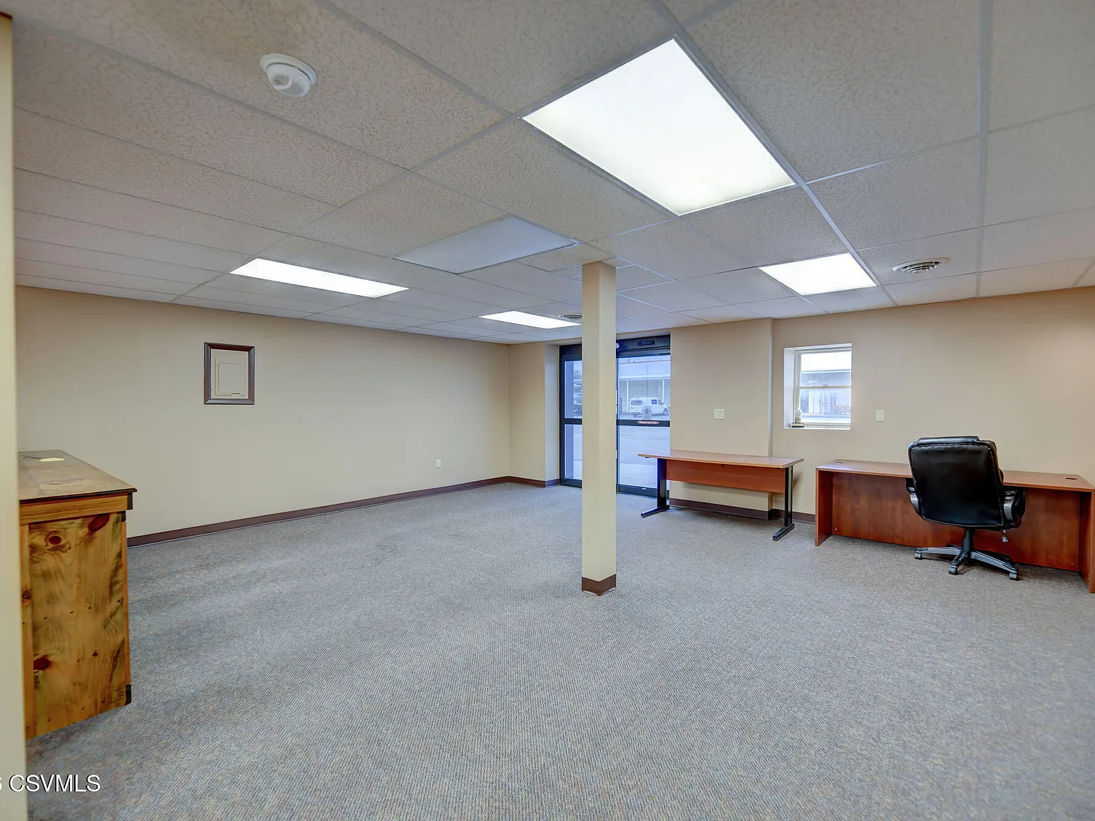 Studio, 945 sqft, $1,350 — Photo 3