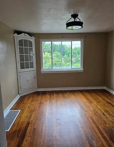 155 Pennoak Dr — Photo 3