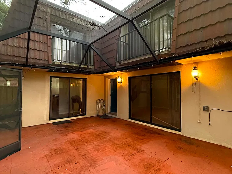 2603 2nd Ct — Photo 3