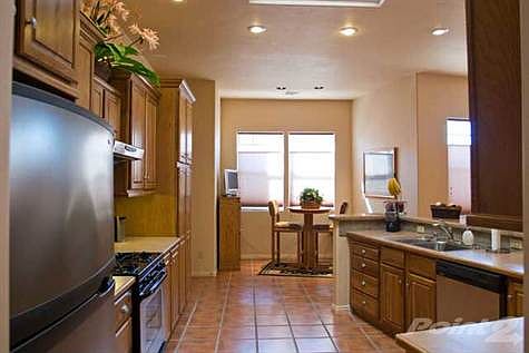 Kitchen & Eating Area