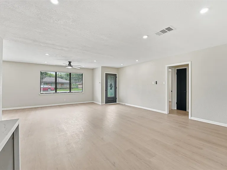 8931 Blankenship Dr — Photo 8