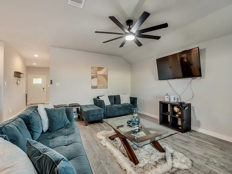 1508 Forest Park Dr — Photo 5