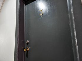 51 King St W