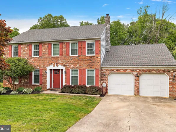 15 Farmington Cir, West Grove, PA 19390