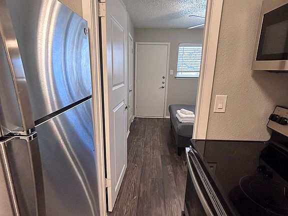 5th image of 2803 Hemphill Park Unit B105