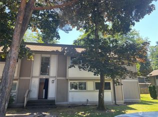 32142 46th Pl SW APT M12, Federal Way, WA 98023