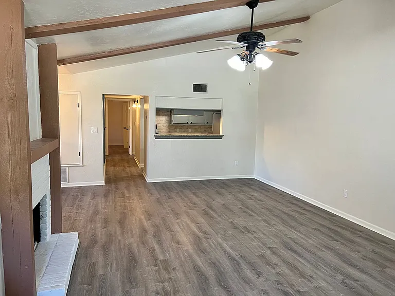 304 Campbell St — Photo 8