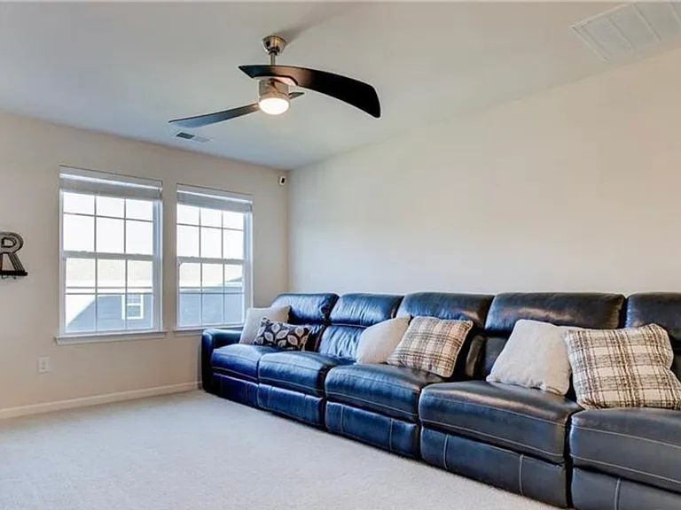 4107 Hickory View Dr — Photo 8
