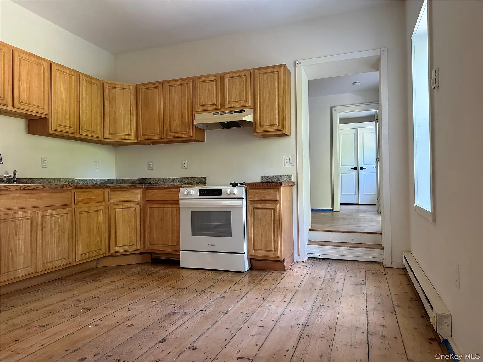 2 bed, 1.0 bath, 700 sqft, $2,500 — Photo 2