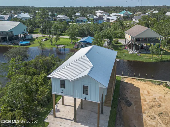 5011 Tennessee St, Bay Saint Louis, MS 39520