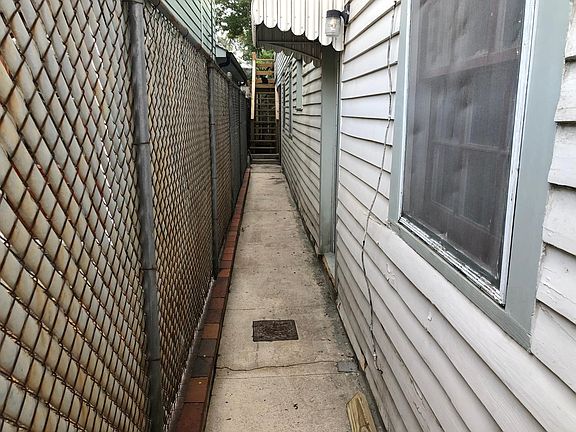 5th image of 211 1/2 Audubon St