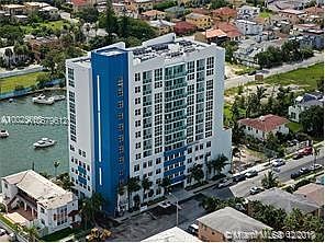 1st image of 520 NE 29th St #606