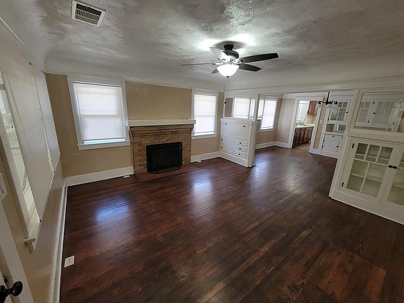 3rd image of 116 N Langstaff St