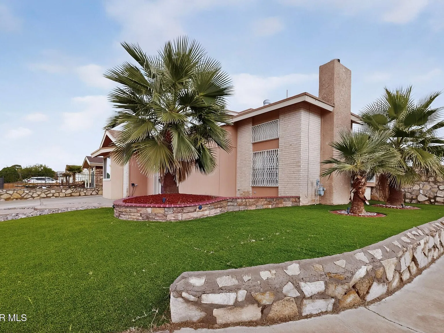 3 bed, 2.0 bath, 1440 sqft, $1,550 — Photo 2