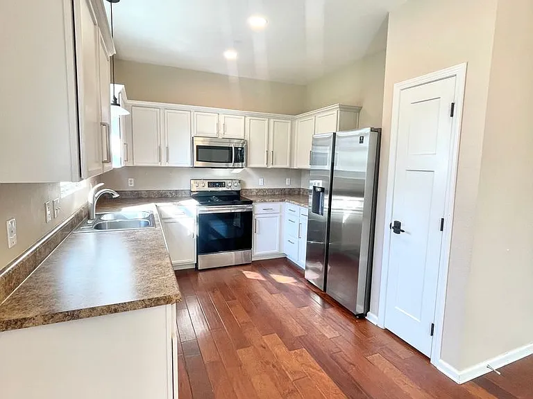 16510 Loop St — Photo 4