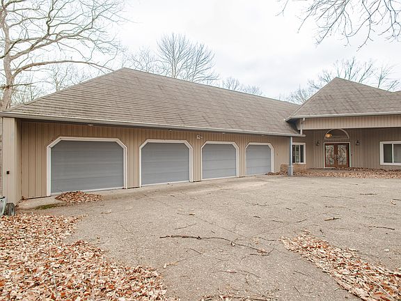 2nd image of 1550 E Pointe Club Dr