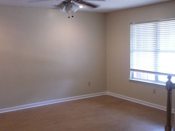4th image of 1451 Roberts Rd