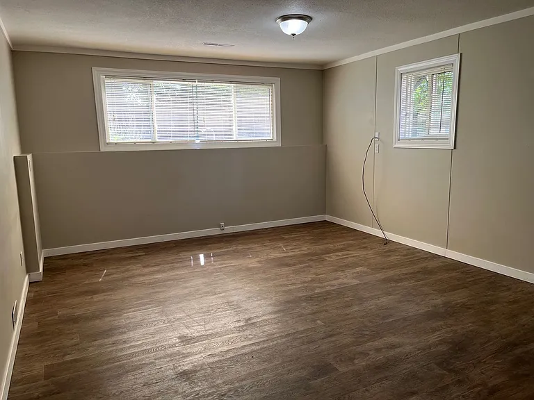 3202 43rd Ave #BASEMENT — Photo 7