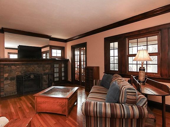 2nd image of 2067 Lakeland Ave