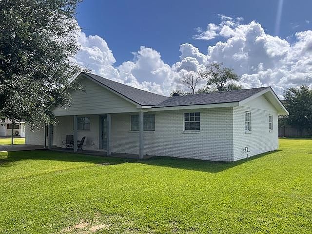 1st image of 5009 Country Club Ct
