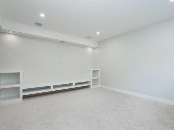 1812 S 20th Ave NW, Calgary, AB T2M 1H3