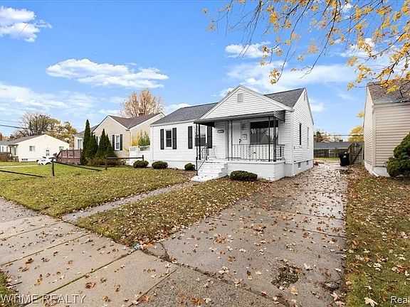 4th image of 26400 Blumfield St #1