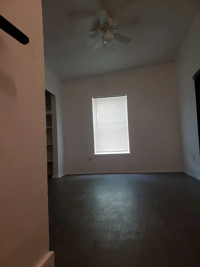 2916 Ruidosa — Photo 3