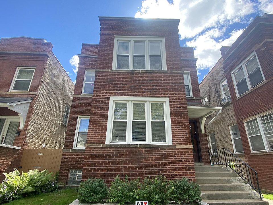 Quaint and quiet two-flat in the center of the street. Predominantly single-family homes in the area. It is one of the few multi-family examples available.