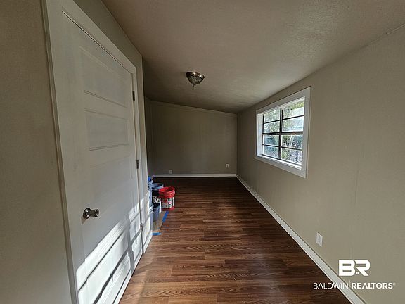 3rd image of 17 Ryan St