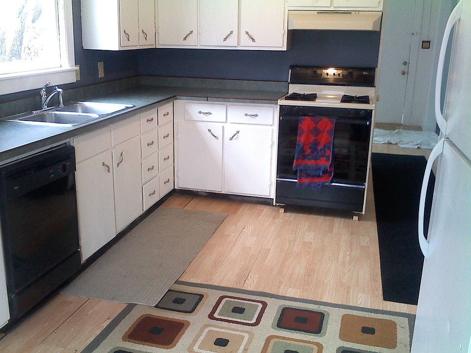 2nd image of 516 McClernand Ave