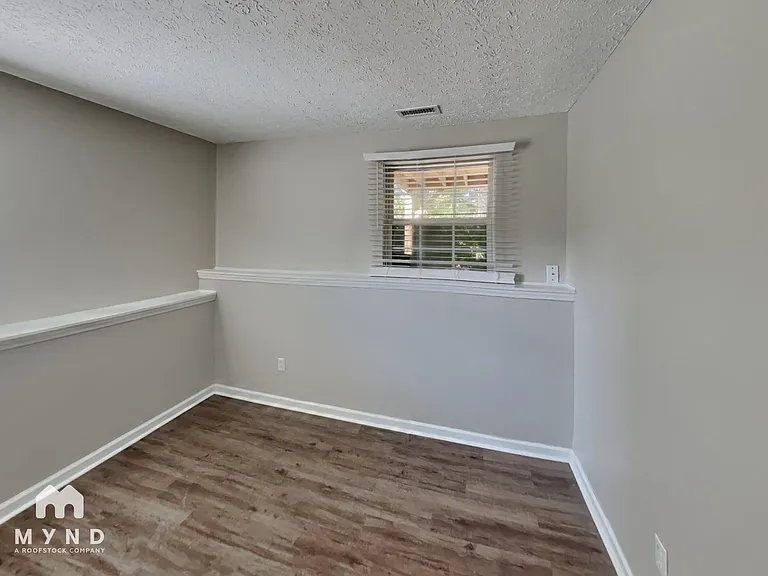 1106 Lady Banks Dr — Photo 16