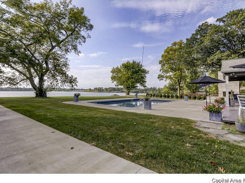2nd image of 1317 E Lake Shore Dr