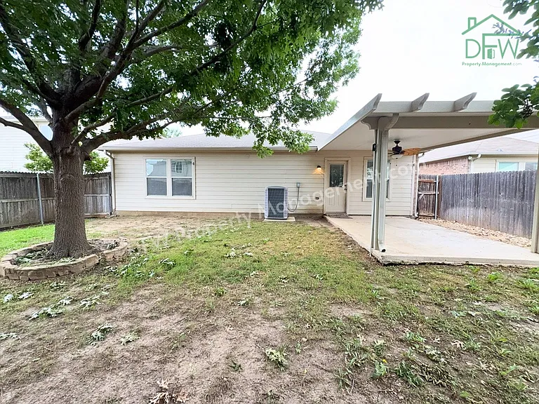 9120 Goldenview Dr — Photo 19