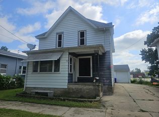 109 1st Ave NW, Oelwein, IA 50662