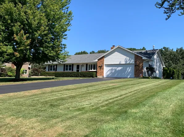 38105 N Golf Ln, Wadsworth, IL 60083