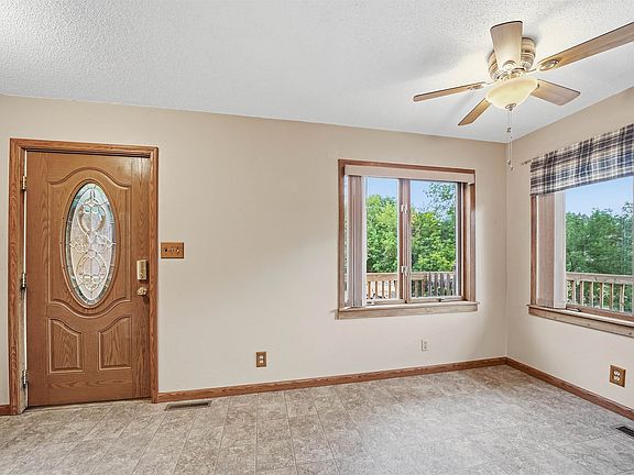 4th image of 24705 Paradise Rd