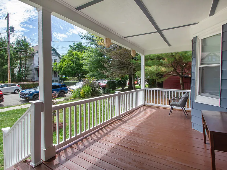 319 Franklin Ave #2 — Photo 4