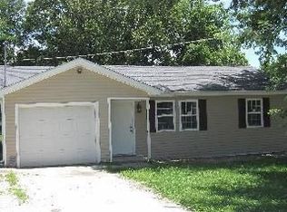 1138 S Bruce Ave, Springfield, MO 65804