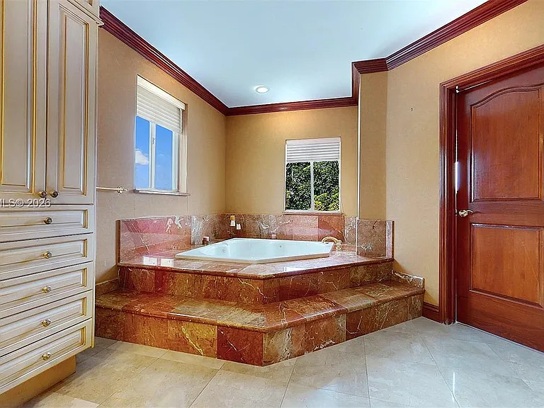 1131 Stillwater Dr — Photo 33