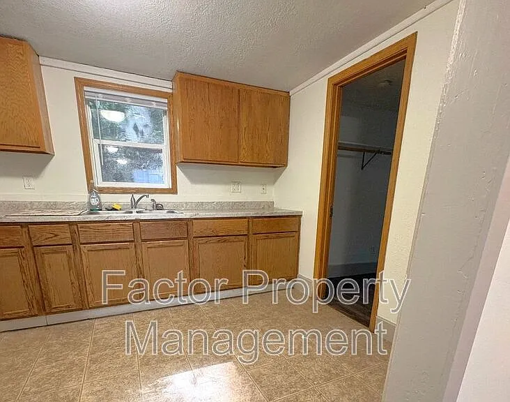 103 Locust St #1 — Photo 5