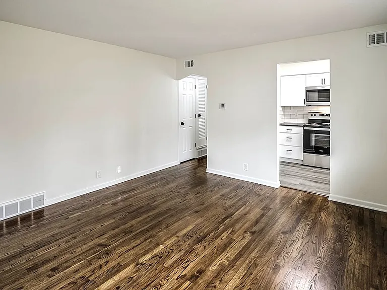 817 N 47th St #8 — Photo 5